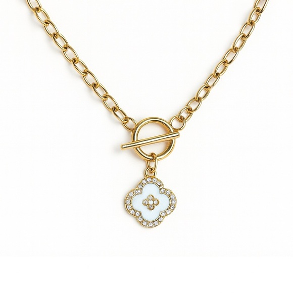 Anthropologie Jewelry - ⚜️ Elegant Gold and White Pendant Necklace